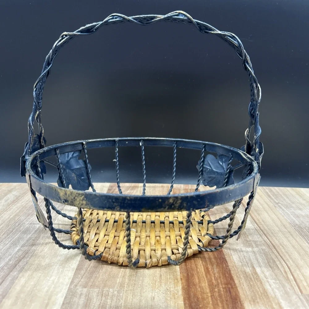 Decorative Metal Leaf Basket with Handle